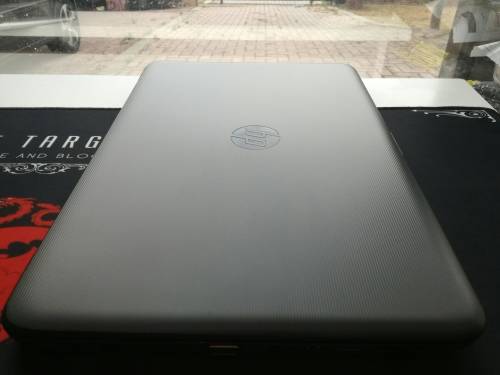 **AS NEW**HP 255 G5*AMD E2-7110u*7th GEN*RADEON R2*4GB RAM*500GB HDD*DVD*LAPTOP BAG*